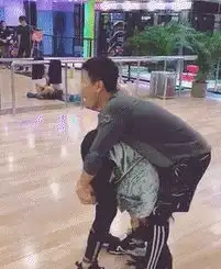 搞笑gif图片笑话段子一白遮百丑,长胖毁所有

