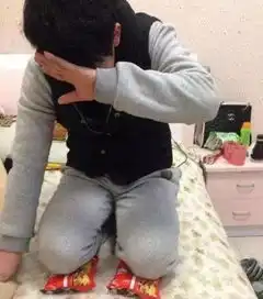 搞笑图片老婆,我错了,我再也不想跪方便面了
