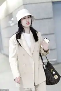 组图周雨彤短t炫腹大秀身材捂脸甜笑娇羞可爱尽显少女气息
