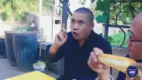 徒弟把拔丝qq糖做成了拔丝牙签,好吃又好玩,轻松拔出长长的丝
