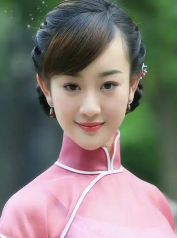 33岁张檬官宣结婚,晒领证vlog温馨有趣,网友的评论太尴尬
