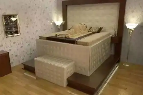 这张自动救生床在地震中可以救你一命
