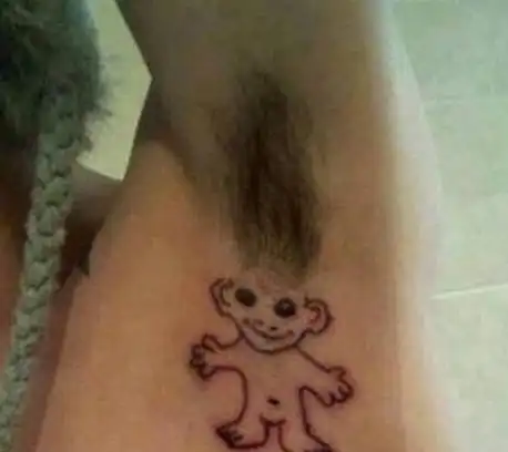 让人忍俊不禁的搞笑纹身,这些人的纹身是特意让人嘲笑的吗
