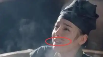 最滑稽的穿帮镜头,一个比一个搞笑,吃饭时勿入
