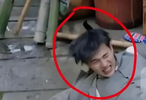 新白娘子传奇中的穿帮镜头,简直太搞笑,看这么多年都没察觉
