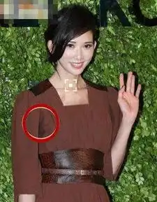 女星穿礼服不比美比尴尬林志玲腋下流汗杨幂搞笑,高圆圆无敌了
