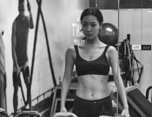 当年扮演玉漱的白冰晒健身照,依旧美丽,这么高的颜值为何没火

