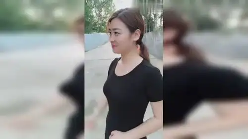 美女不去演戏都可惜了,全身上下都是戏,这段模仿太搞笑了
