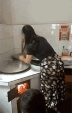 爆笑gif兄弟,今天又不是你的主角,你的戏份演的太多了吧
