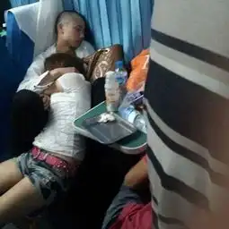 搞笑图片妹子们各种奇葩坐姿霸气外露

