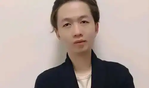 耀扬居然已经离婚,还有一个女儿在河北,离婚原因竟然是自己太穷

