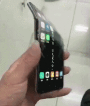 搞笑gif趣图老师,你抽屉里面的手机是没收的吗
