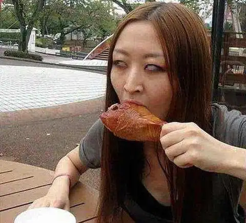 搞笑趣图大叔你有这闲工夫干嘛不去买个切割机

