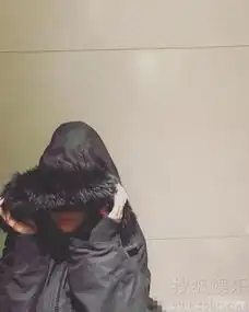 当你们穿上秋裤的时候,关晓彤已经裹成这样
