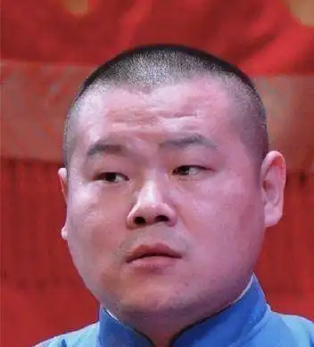 岳云鹏晒自己多年照片感慨岁月流逝,最后一张遭网友吐槽过分了
