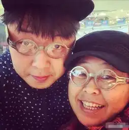 杜海涛妈妈近照曝光,对沈梦辰这个准儿媳很满意
