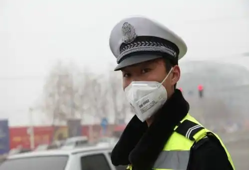 开车敷面膜算违章,那戴口罩算不算交警不想扣分趁早搞清楚
