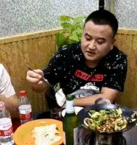 搞笑gif还以为设计得天衣无缝
