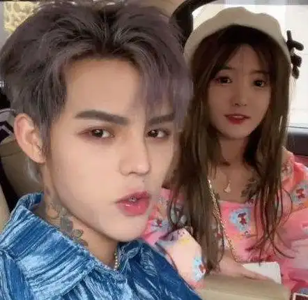 殷世航订婚炒作后账号被封,转战另一平台也被封
