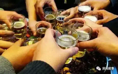 幽默故事爱上喝酒
