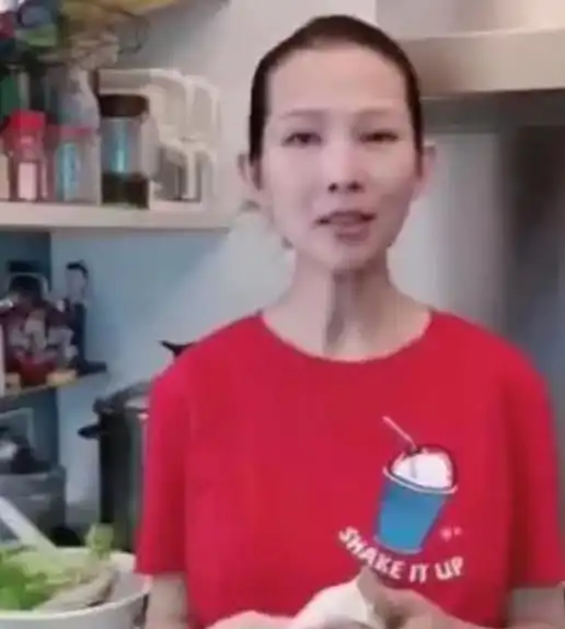 蔡少芬近照脸颊凹陷瘦成皮包骨,与baby杨幂产后状态有一拼
