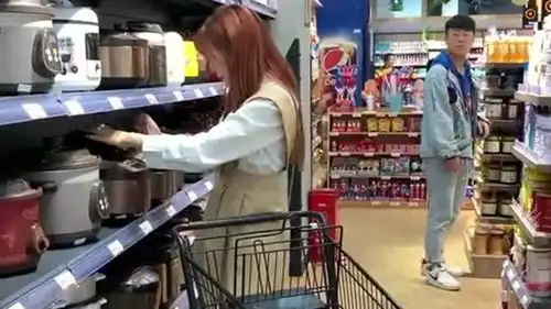搞笑段子剧,终于知道她为什么每个月都是销售冠军了
