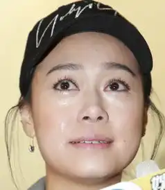 黄心颖潜水8个月后回香港,一出机场就落泪,连鼻屎都哭出来了
