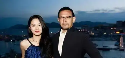 我女儿全世界最漂亮,本以为姜文开玩笑,照片曝光后不得不服
