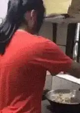 搞笑段子搞笑图片老婆,还是让我做饭吧
