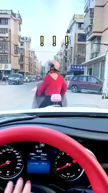 搞笑段子剧女司机这三个字这么好使吗
