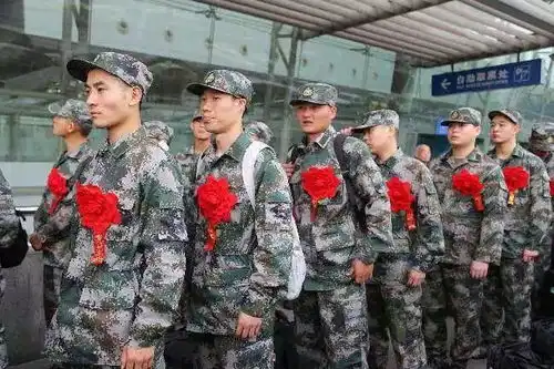 基层就业应征入伍退役士兵,今年我省近6000名大学生可享受学费福利
