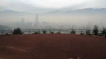 智利首都雾霾爆表进入紧急状态工厂停产车辆限行
