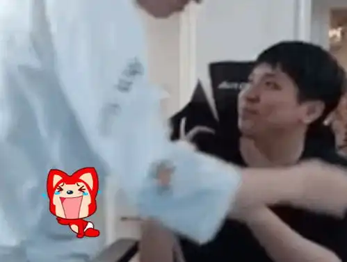 古风美男aj赛后采访,吐槽被小虎搞,不愧是rngay
