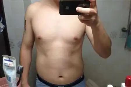 腹肌数量由腱划决定,他们同是肌肉男励志楷模,腹肌的差别却很大
