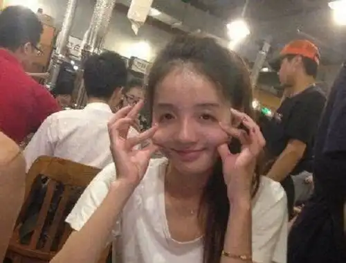 每日一笑自从定制了这个汽车硬款座椅,开起车来再也不会瞌睡了
