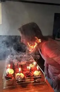 每日搞笑囧图9月10日妹子你这是在召唤谁让人把持不住啊
