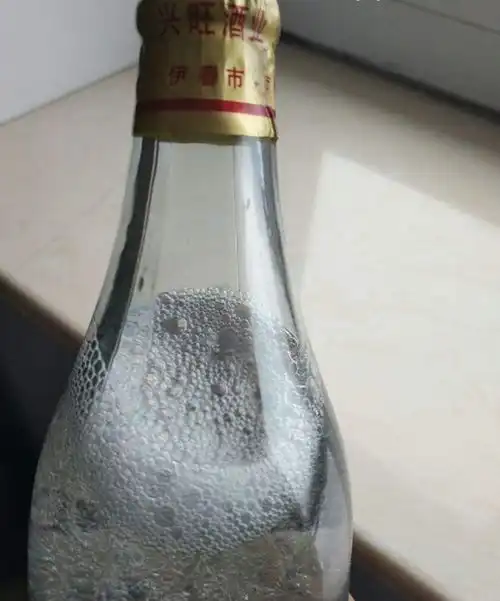 买白酒,无论什么牌子,只要酒瓶上有这行字,全是酒精勾兑酒
