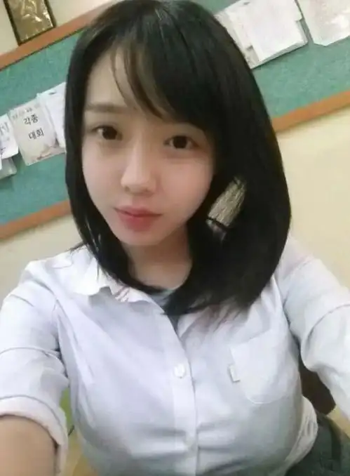 微胖天花板e杯小姐姐火热出圈,凭一张照片冲上热搜
