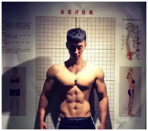 牛奶肌张云龙新剧又脱了这位185八块腹肌长腿直男,
