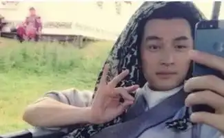 胡歌突然更改微博认证,只有两个字
