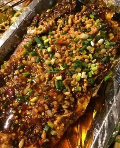 让自贡人疯狂的13家网红夜宵烧烤馋死人...

