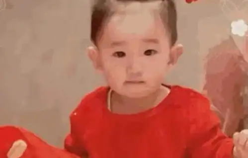 应采儿元宵节发福利晒二胎hoho卖萌照,和陈小春简直是复制粘贴
