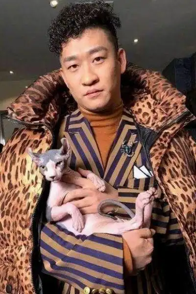 曹云金网上炫富他被岳云鹏打脸网友郭德纲没有看错人
