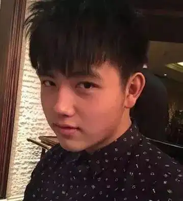 李现200斤未p照片曝光你以为的腹肌男神,其实是自律狂魔
