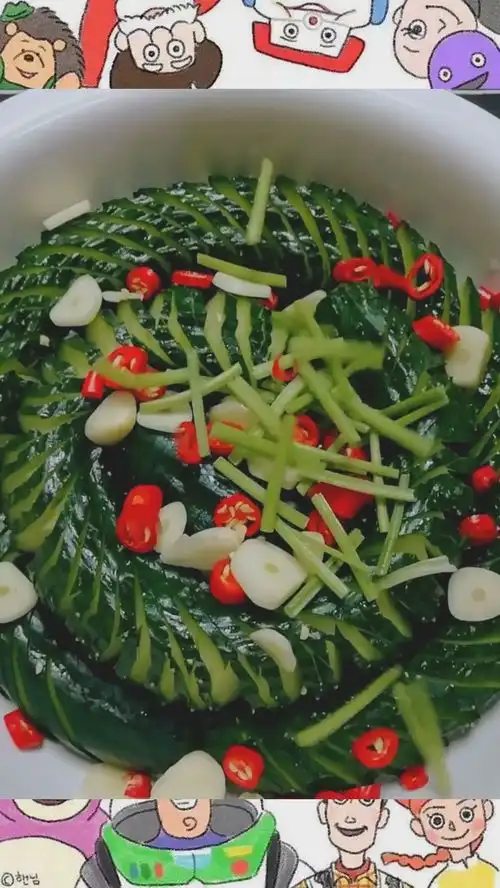 美食教学腌黄瓜,快来学习吧
