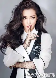 组图李冰冰再登大刊周年封面被赞最会拍时尚大片的硬照女王
