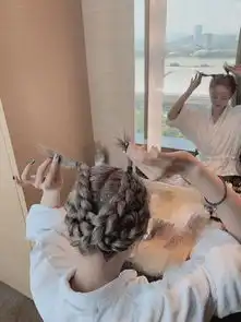 组图吴宣仪扎羊角辫童心未泯对镜勾唇微笑俏皮比耶甜度十足
