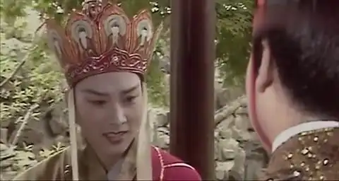 西游记唐僧给太子献宝,太子一看孙悟空变的小人,真好玩啊
