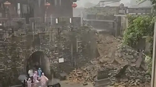 搞笑不,深圳600年古城坍塌,坍塌却是现代重建部分,打了谁的脸
