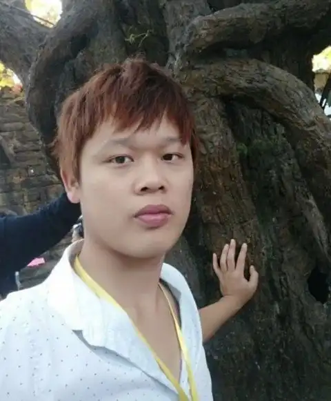 上海一外卖小哥用送餐箱征婚,想结婚了,就不必凭实力单身
